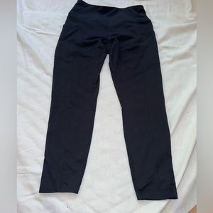 Good condition apnea black Capri leggings with pockets, size medium